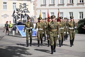 Garbės sargybos kuopa Vilniuje buvo paminėtas Lietuvos dalyvavimo tarptautinėse operacijose 30-metis