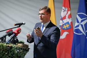  Ministras L. Kasčiūnas: moderniai aprūpintas karys – pasirengusios ir modernios kariuomenės pamatas