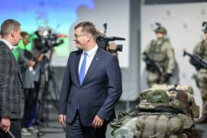  Ministras L. Kasčiūnas: moderniai aprūpintas karys – pasirengusios ir modernios kariuomenės pamatas
