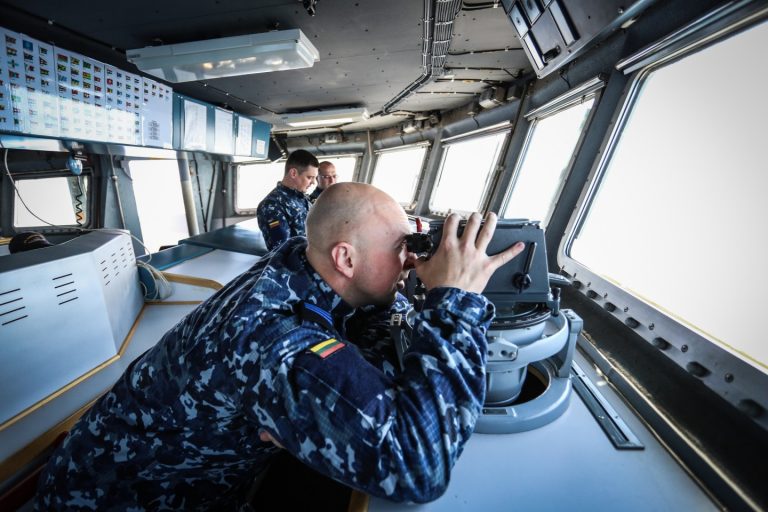 Ukrainos kovinės patirties pamokos: Lietuvos kariuomenės Karinės jūrų pajėgos stiprins operacinį pajėgumą su jūriniais antvandeniniais dronais