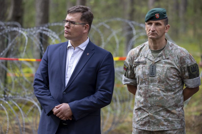 Poligone pristatyti inžinerinės kliūties elementai ir inžinerinių priemonių parkas