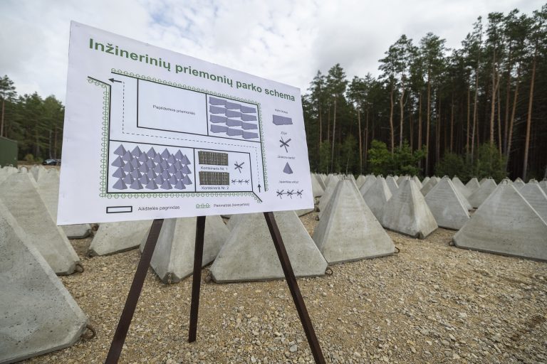  Poligone pristatyti inžinerinės kliūties elementai ir inžinerinių priemonių parkas