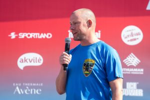  Nepajudinama vienybė: Vilniaus maratone bėgo 1 200 NATO karių
