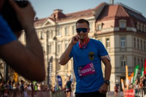  Nepajudinama vienybė: Vilniaus maratone bėgo 1 200 NATO karių