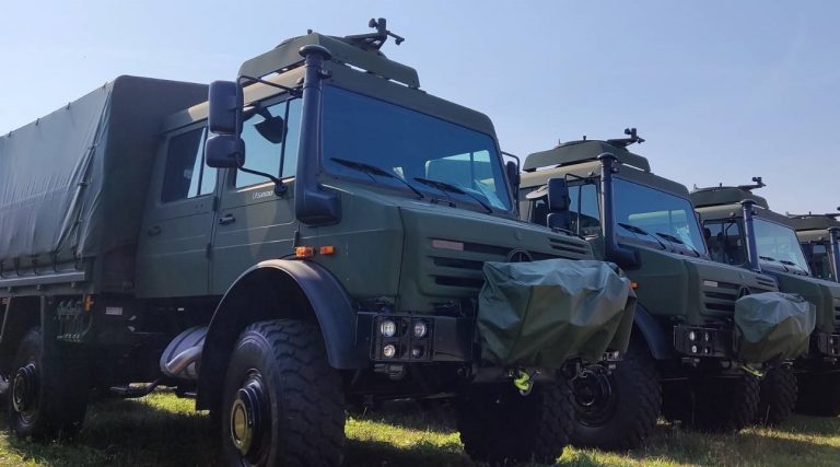Gynybos resursų agentūra prie KAM perka papildomą pusšimtį „Unimog“ U5000 sunkvežimių