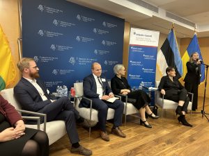 Vice Minister of National Defence M. Koroliovienė attended largest equipment and weaponry exposition in the U.S., discussed weaponry procurement