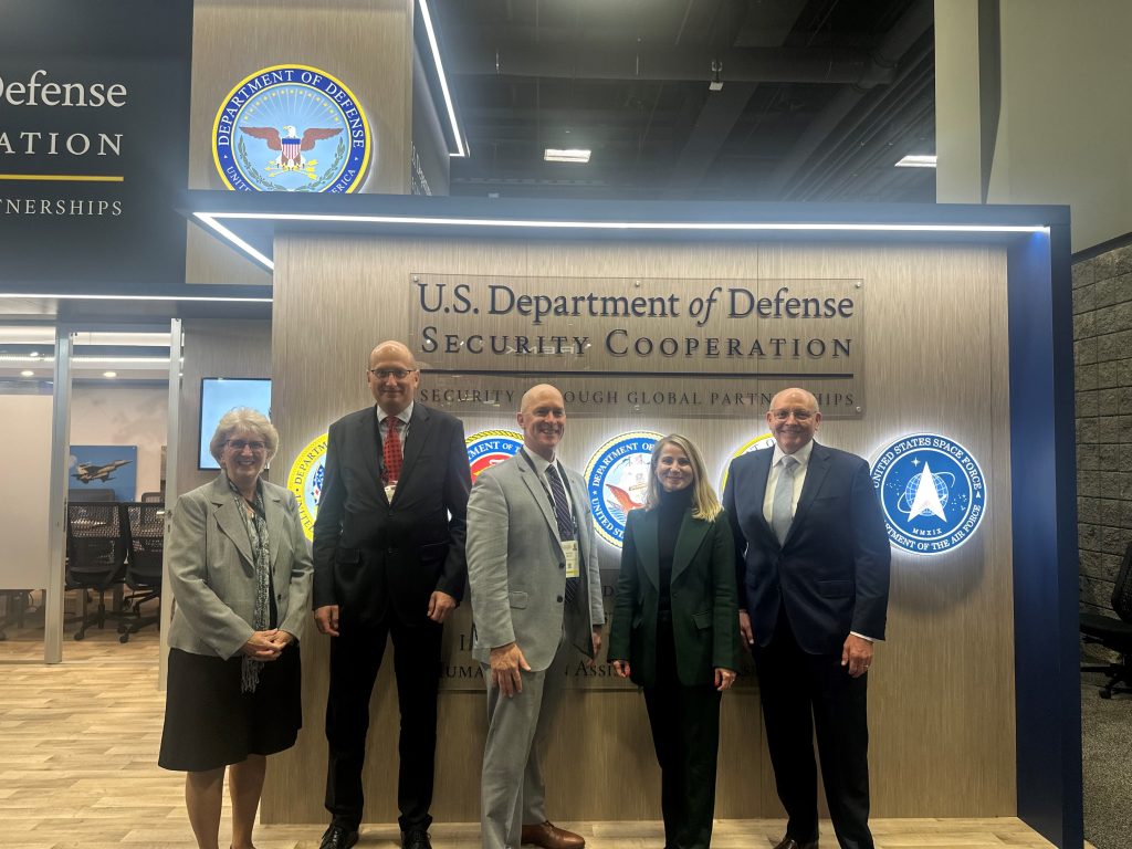 Vice Minister of National Defence M. Koroliovienė attended largest equipment and weaponry exposition in the U.S., discussed weaponry procurement