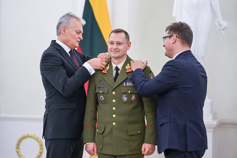 Lietuvos kariuomenėje - naujas generolas: LR Prezidentas suteikė brigados generolo laipsnį pulkininkui A. Alasauskui