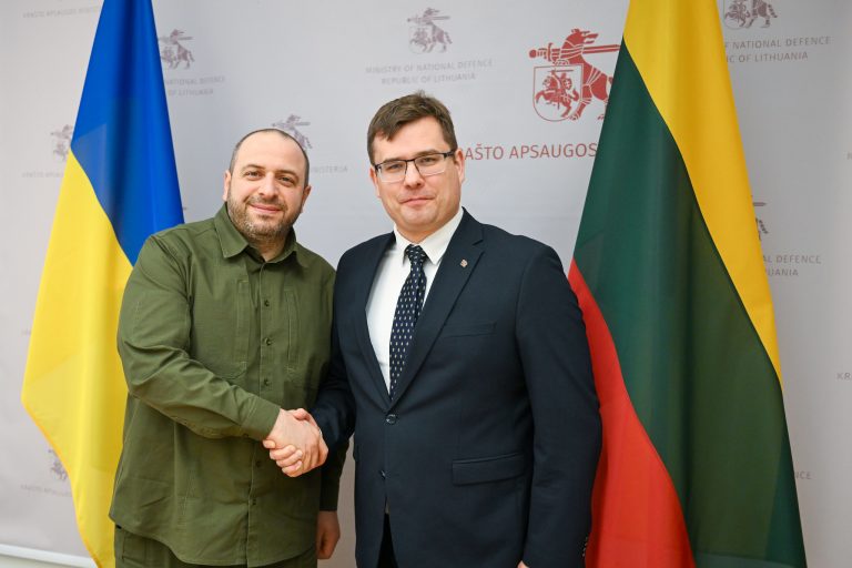 Krašto apsaugos ministras Vilniuje susitiko su kolega iš Ukrainos