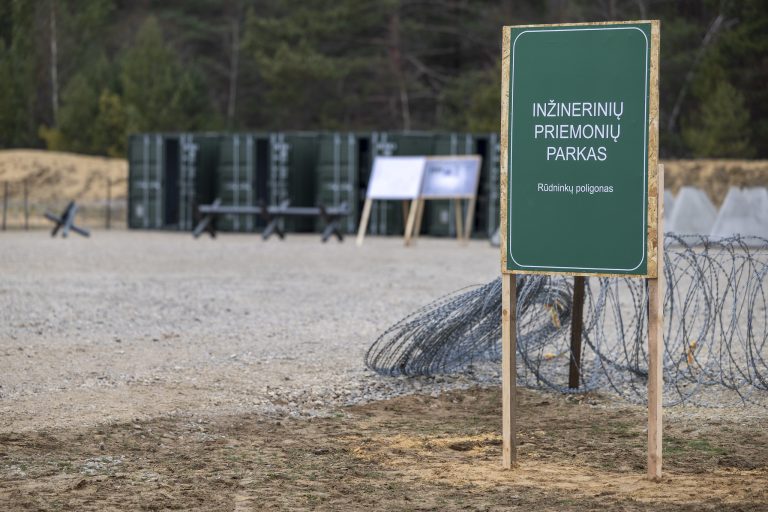  Rūdninkuose pristatytas kontmobilumo priemonėmis pilnai užpildytas Inžinerinių priemonių parkas
