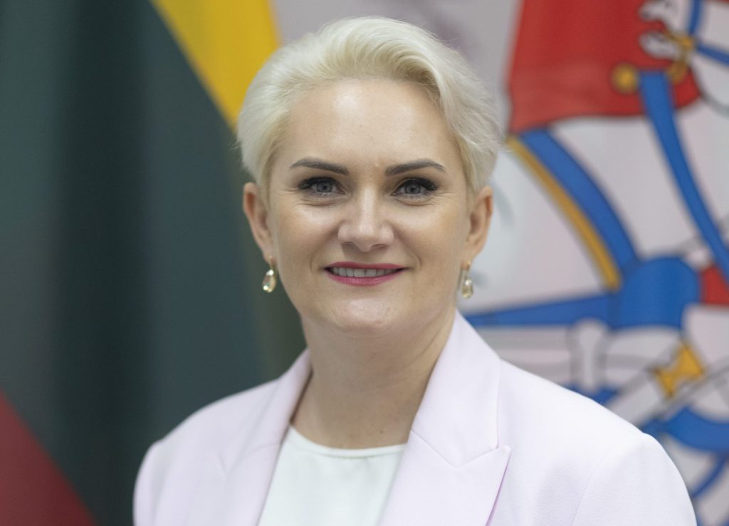 Darbą pradėjo krašto apsaugos viceministrė O. Mašalė ir ministerijos kancleris D. Ivoškis