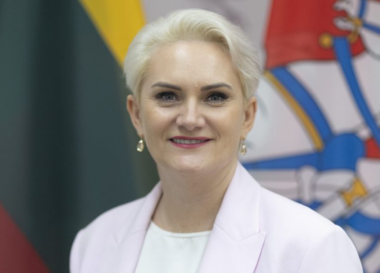Darbą pradėjo krašto apsaugos viceministrė O. Mašalė ir ministerijos kancleris D. Ivoškis