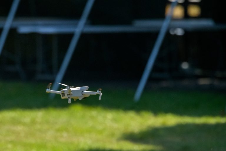 Lietuva iš JAV perka mažojo tipo bepiločių orlaivių sistemas ir radijo stoteles