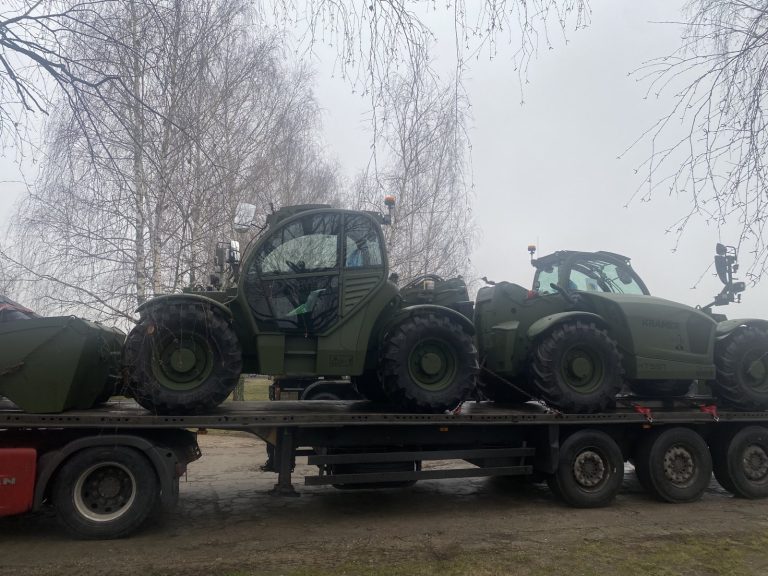 Į Ukrainą iškeliavo dronai, termovizoriai ir teleskopiniai krautuvai