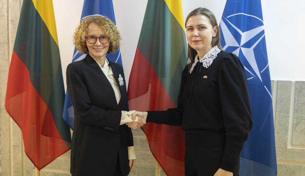 D. Šakalienė susitikime su NATO generalinio sekretoriaus pavaduotoja: Ukrainos saugumas lems visos Europos saugumą