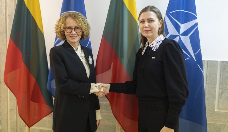D. Šakalienė susitikime su NATO generalinio sekretoriaus pavaduotoja: Ukrainos saugumas lems visos Europos saugumą