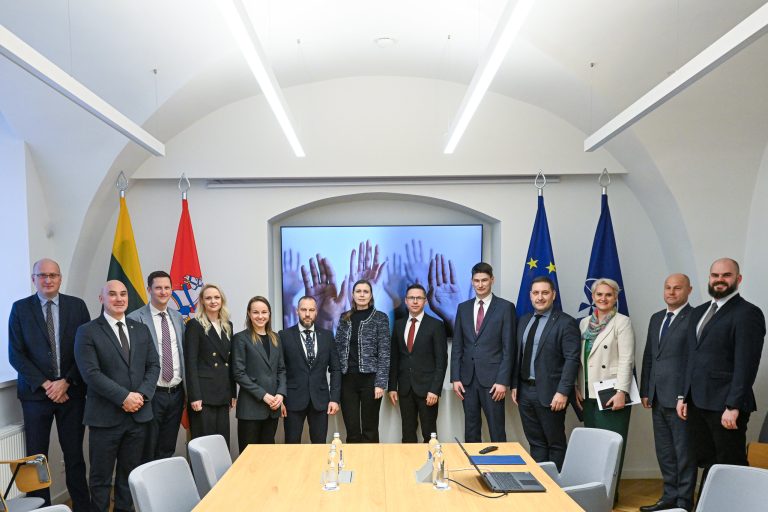 Krašto apsaugos ministerija ir priežiūros institucijos skiria dar didesnį dėmesį korupcijos prevencijai