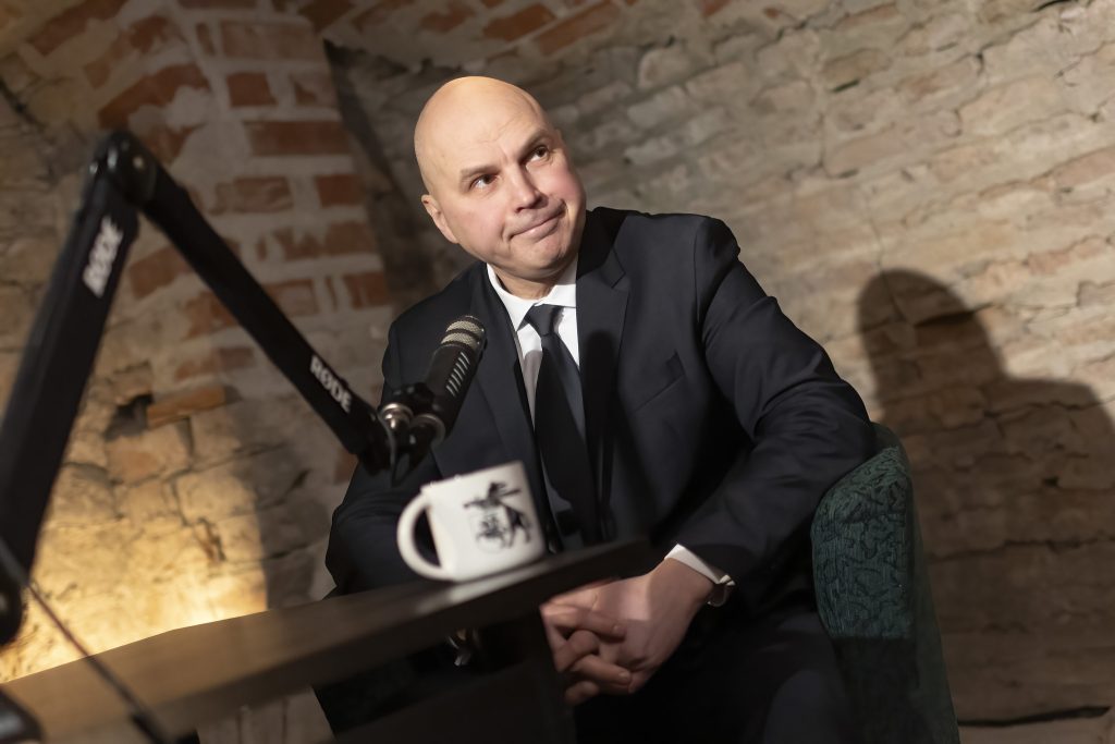 Kadetų licėjaus direktorius: ugdymo įstaigos gali tapti visuotinės gynybos vienetu