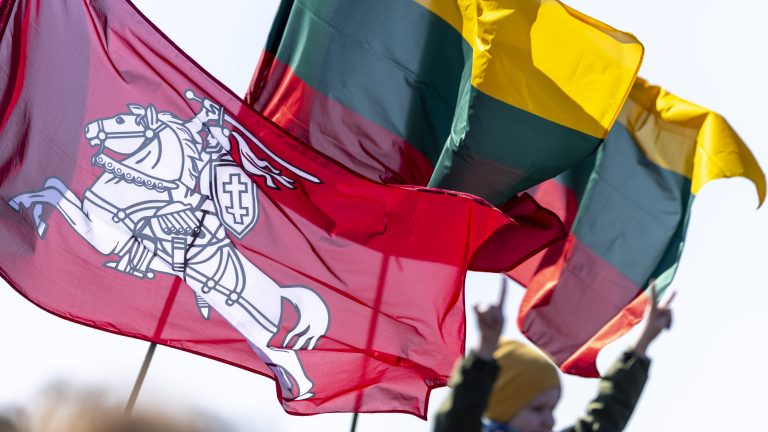Švietimo bendruomenei skirtai naujai mokymų programai paruošti pirmieji instruktoriai