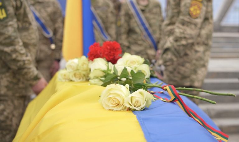 D. Šakalienė ir gen. R. Vaikšnoras atsisveikins su T. Valentėliu