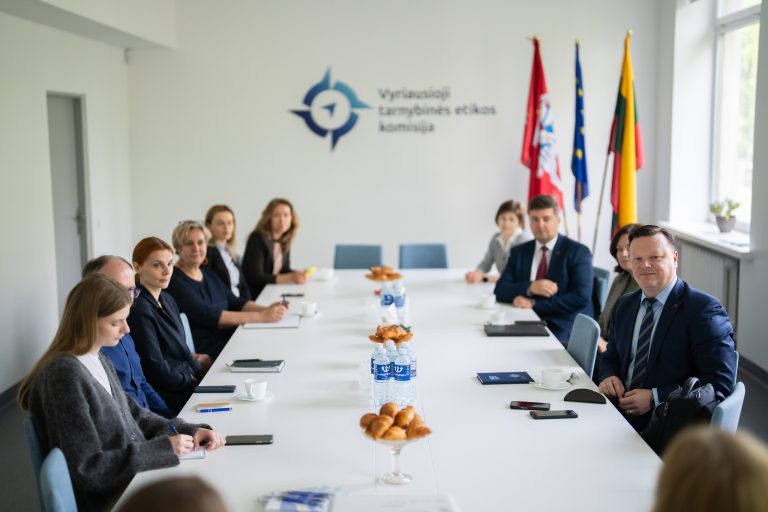 Krašto apsaugos sistema – pirmoji  Vyriausiosios tarnybinės etikos komisijos iniciatyvos „Skaidrumo pusryčiai“ dalyvė