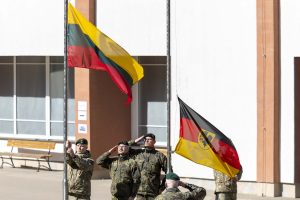  Vokietijos 45-oji brigada pradeda veiklą Lietuvoje, įsikuria Nemenčinėje