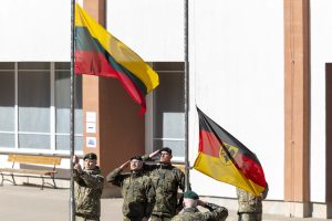  Vokietijos 45-oji brigada pradeda veiklą Lietuvoje, įsikuria Nemenčinėje
