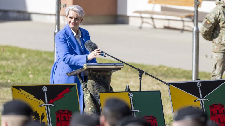 Vokietijos 45-oji brigada pradeda veiklą Lietuvoje, įsikuria Nemenčinėje
