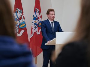  Apdovanoti tvirčiausias žinias pademonstravę Pilietiškumo egzamino nugalėtojai