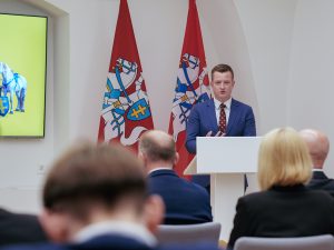  Apdovanoti tvirčiausias žinias pademonstravę Pilietiškumo egzamino nugalėtojai