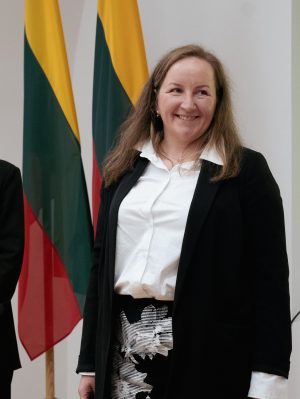  Apdovanoti tvirčiausias žinias pademonstravę Pilietiškumo egzamino nugalėtojai
