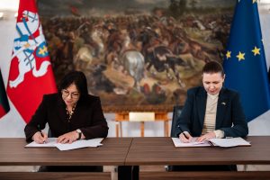  Krašto apsaugos bei Švietimo, mokslo ir sporto ministerijos susitarė dėl bendrų veiksmų ugdant pilietišką ir atsparų jaunimą