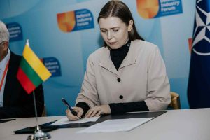  Lietuva stiprina nacionalinę gynybos pramonę – pasirašytas tarpusavio bendradarbiavimo memorandumas dėl šaudmenų gamybos Lietuvoje