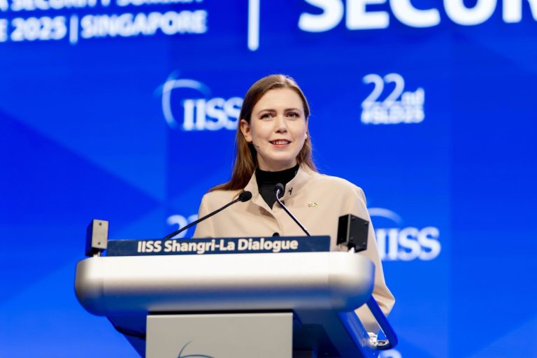Ministrė D. Šakalienė „Shangri-La Dialogue“ forume Singapūre pristatė Krašto apsaugos ministerijos parengtą Bendradarbiavimo su Indijos-Ramiojo vandenynų regionu saugumo ir gynybos srityje strategiją