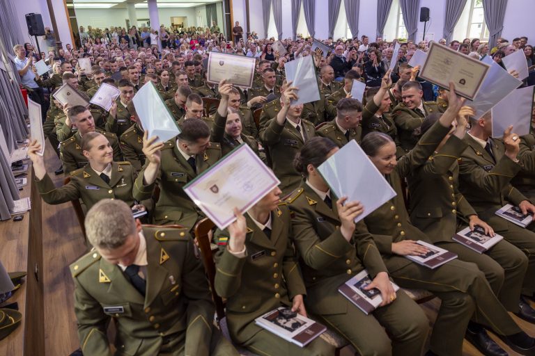 Krašto apsaugos ministerija siūlo tvarką kariūnų studijų finansavimui