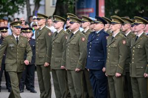  70 jaunų lyderių prisijungė prie Lietuvos kariuomenės karininkų gretų