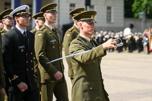  70 jaunų lyderių prisijungė prie Lietuvos kariuomenės karininkų gretų