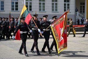  70 jaunų lyderių prisijungė prie Lietuvos kariuomenės karininkų gretų