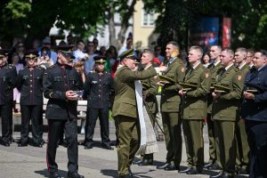  70 jaunų lyderių prisijungė prie Lietuvos kariuomenės karininkų gretų