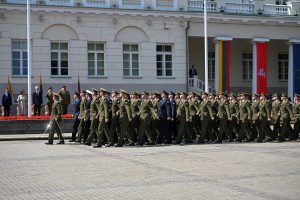 70 jaunų lyderių prisijungė prie Lietuvos kariuomenės karininkų gretų