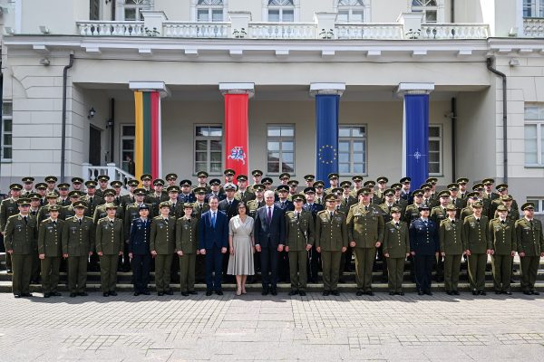  70 jaunų lyderių prisijungė prie Lietuvos kariuomenės karininkų gretų