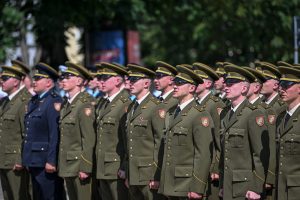  70 jaunų lyderių prisijungė prie Lietuvos kariuomenės karininkų gretų
