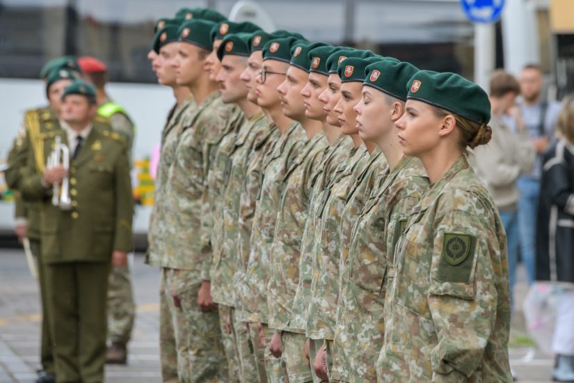 Pirmojo karininko (leitenanto) laipsnio suteikimo ceremonija JKVM klausytojams