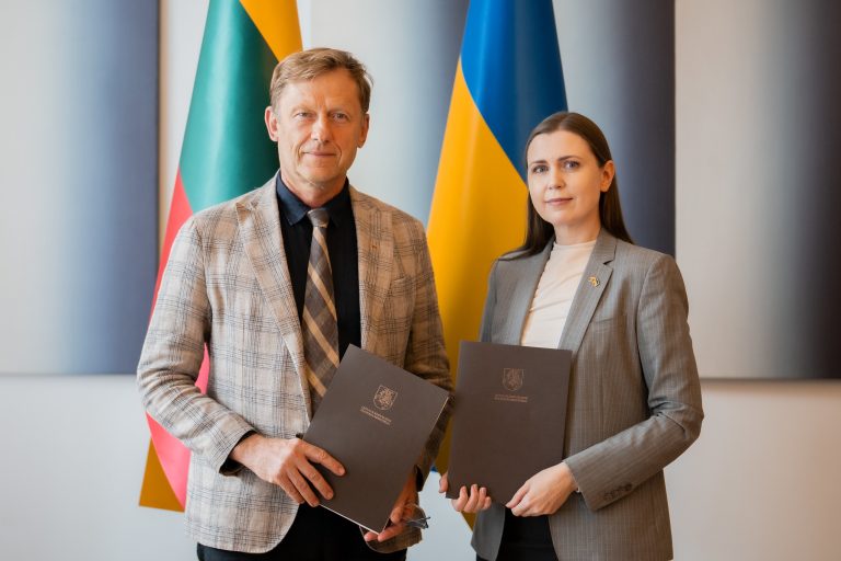Stiprinant nacionalinį saugumą, kultūros ir krašto apsaugos ministrai pasirašė bendradarbiavimo susitarimą