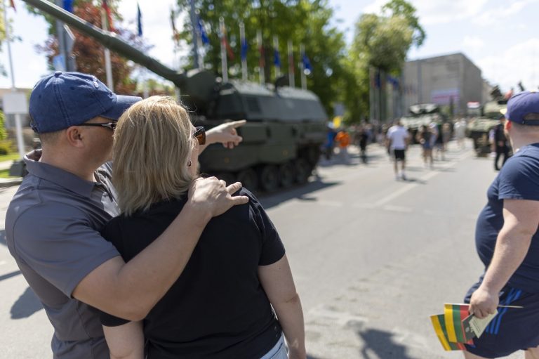 Ne tik kariuomenė (II): įmonių ir įstaigų vaidmuo mobilizacijos metu