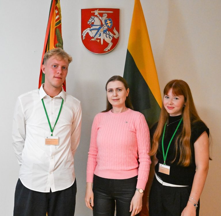 „Moksleiviai į Vyriausybę“ dalyviai jau planuoja ateitį krašto apsaugos sistemoje