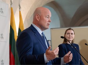  D. Šakalienė su M. Whitakeriu aptarė galimus papildomus pajėgumus Lietuvos oro gynybos stiprinimui