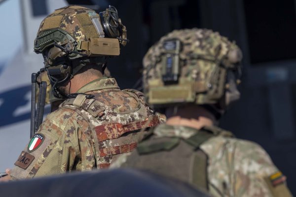  „Neptune Strike 25-3“ Lietuvoje: Baltijos jūroje taikinius iš oro naikino sąjungininkų naikintuvai, antskrydžius koordinavo Lietuvos ir Italijos kariai