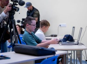  Tauragėje duris atvėrė „Airtech“ – jaunimui atsiveria galimybės pažinti dronų technologijas