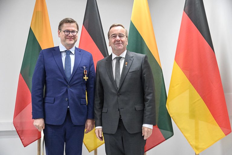  Defence Policy Director of the Ministry of National Defence awarded a high-level German decoration